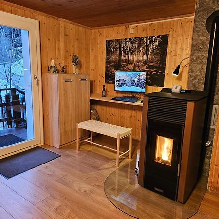 Petit Chalet Rustique Et Bucolique Bovernier Bagian luar foto