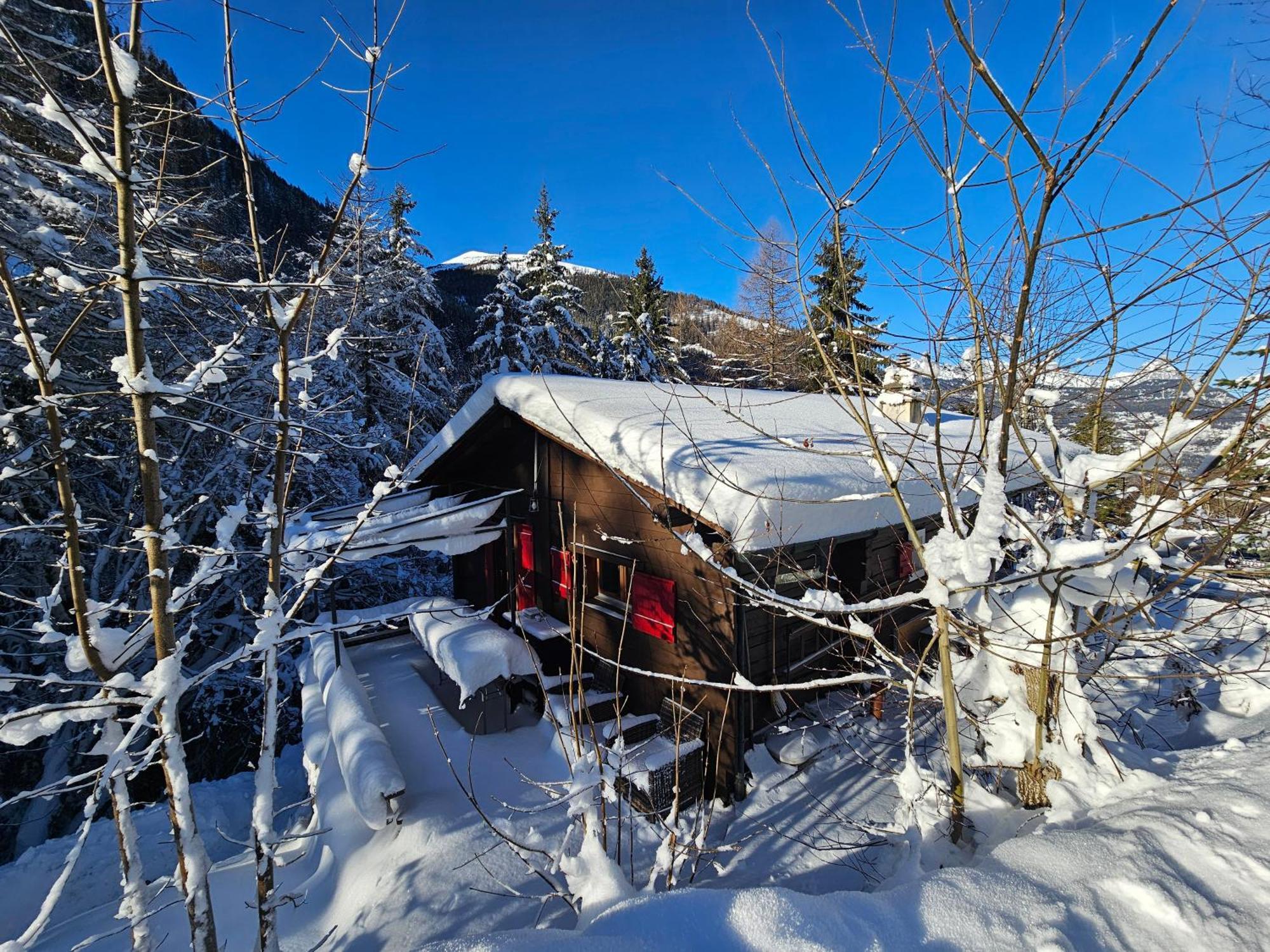 Petit Chalet Rustique Et Bucolique Bovernier Bagian luar foto