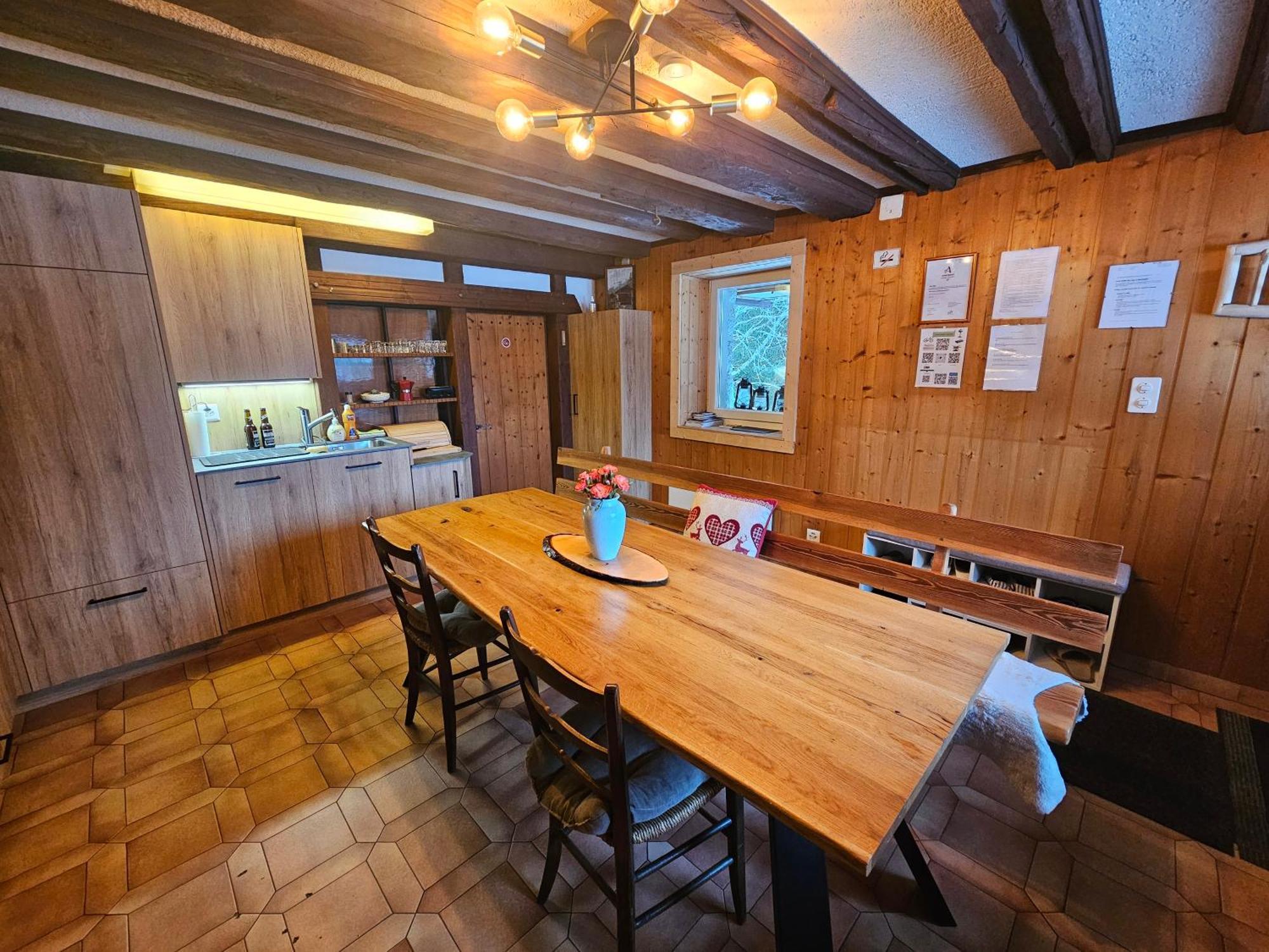 Petit Chalet Rustique Et Bucolique Bovernier Bagian luar foto
